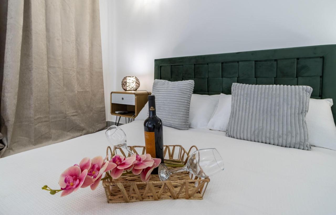 3 Minutes To The Beach, 2 Bedroom Amazing With Balcony, Bbq Grill And Pool