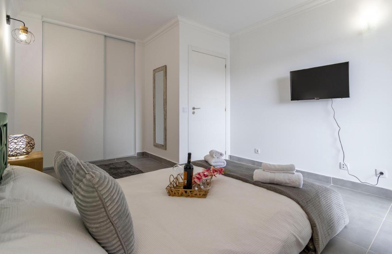 3 Minutes To The Beach, 2 Bedroom Amazing With Balcony, Bbq Grill And Pool Apartment Sagres