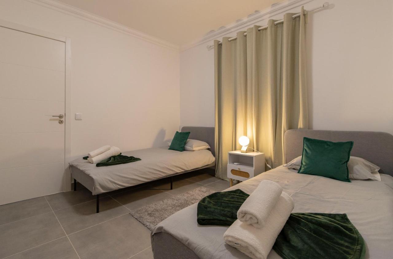 3 Minutes To The Beach, 2 Bedroom Amazing With Balcony, Bbq Grill And Pool Sagres