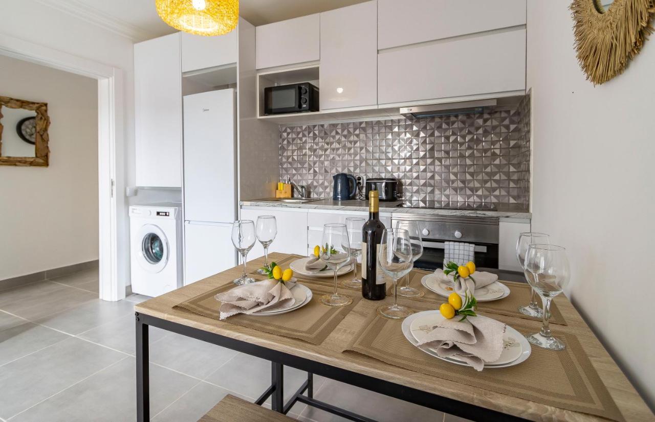3 Minutes To The Beach, 2 Bedroom Amazing With Balcony, Bbq Grill And Pool Apartment