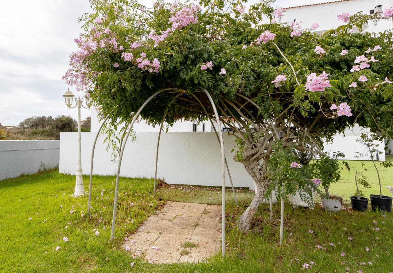 3 Minutes To The Beach, 2 Bedroom Amazing With Balcony, Bbq Grill And Pool *