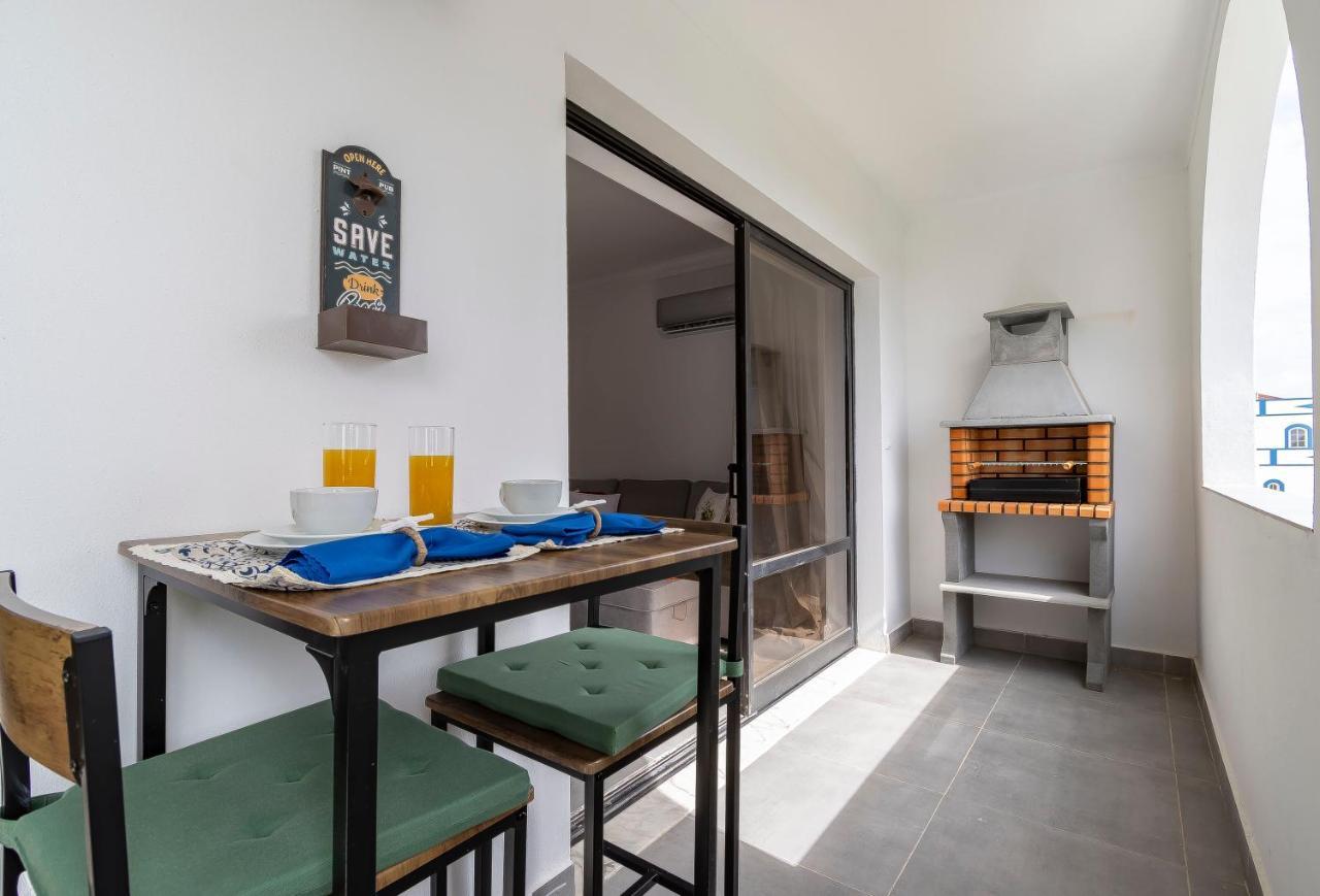 3 Minutes To The Beach, 2 Bedroom Amazing With Balcony, Bbq Grill And Pool * Sagres