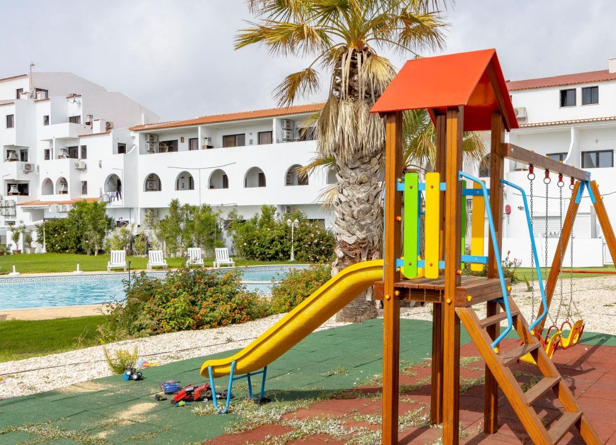 3 Minutes To The Beach, 2 Bedroom Amazing With Balcony, Bbq Grill And Pool