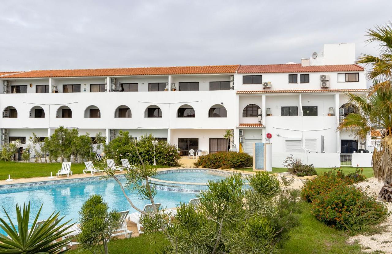 3 Minutes To The Beach, 2 Bedroom Amazing With Balcony, Bbq Grill And Pool * Sagres