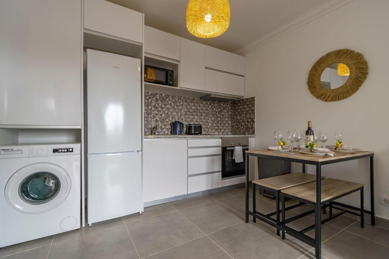 3 Minutes To The Beach, 2 Bedroom Amazing With Balcony, Bbq Grill And Pool Apartment