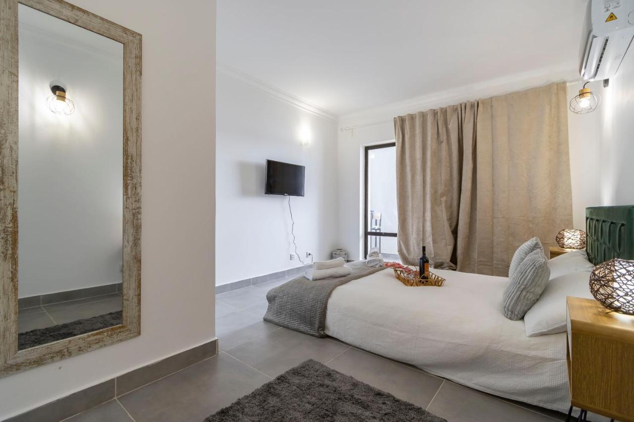 3 Minutes To The Beach, 2 Bedroom Amazing With Balcony, Bbq Grill And Pool Apartment *